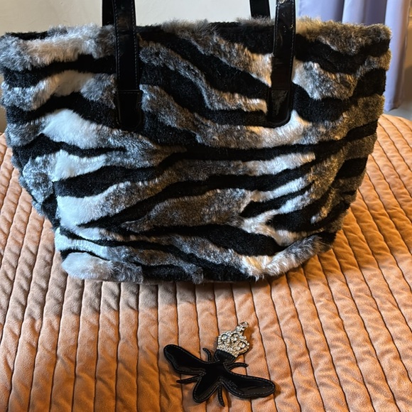 My Flat In London 🦓 Fur Zebra Tote purse - Picture 6 of 14